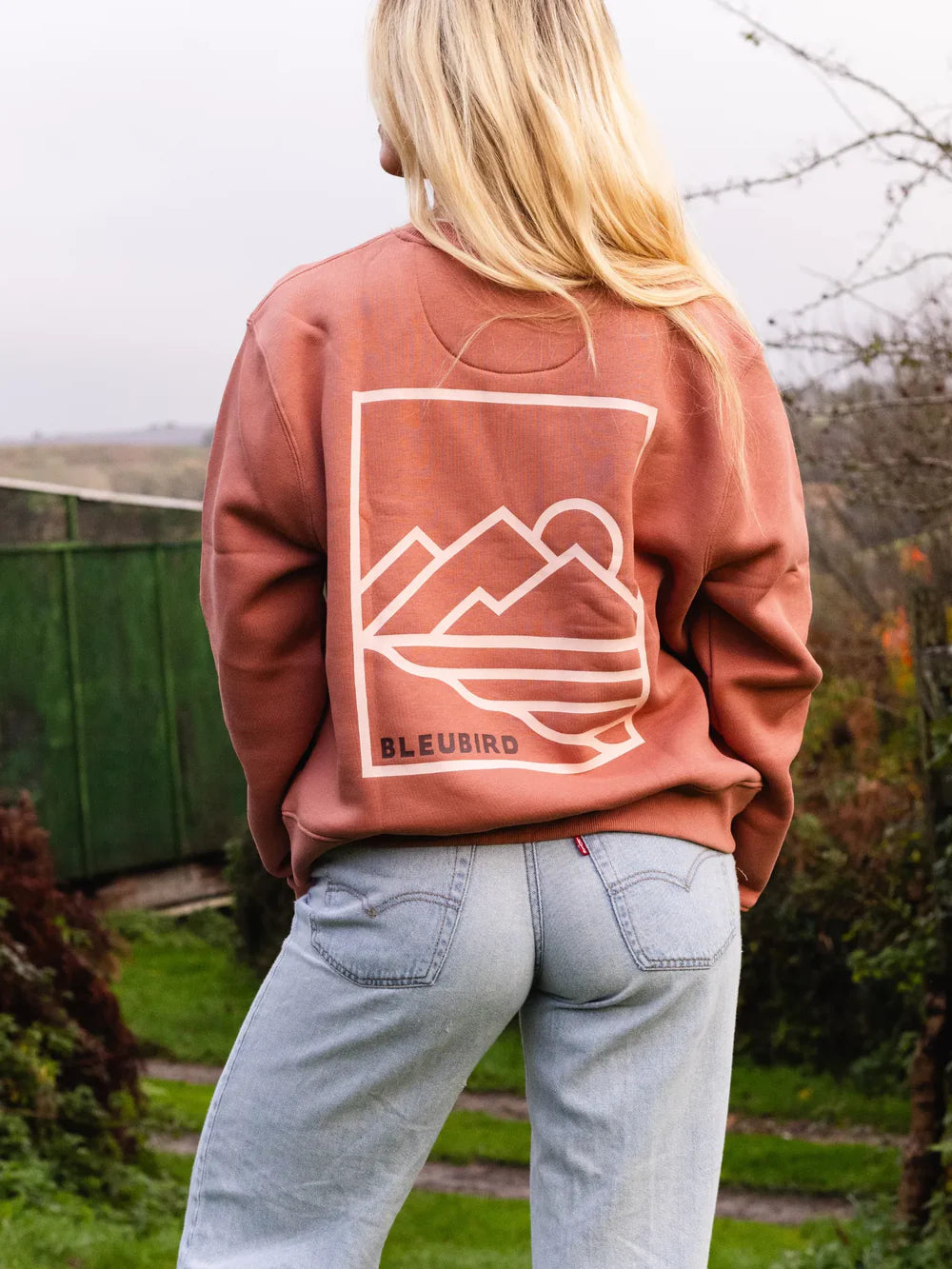Shoreline Cropped Crew Clay